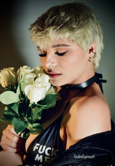 isabellamout1 ポルノスター 美しい 画像