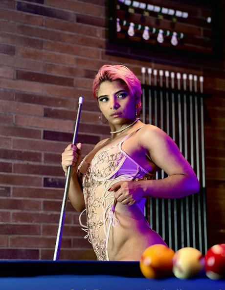 isabellamout1 アダルトモデル 画像