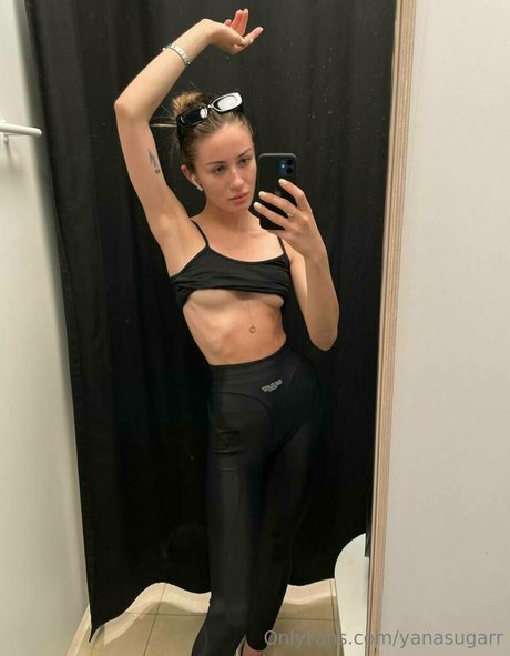 美しい足 OnlyFans ホットヌード 写真