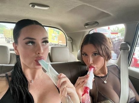 Pollybabbyy セクシーなスター 写真