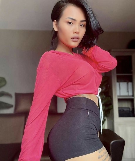 Wilathai ポルノスター 写真