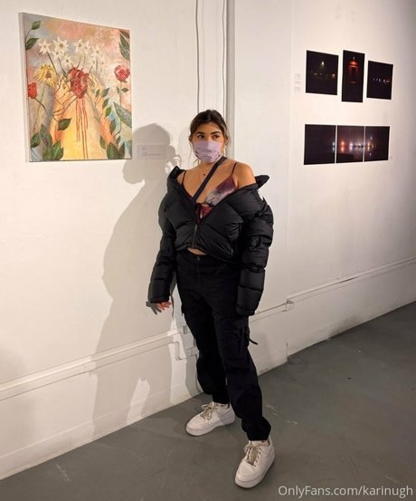 karinugh 裸のスター 写真