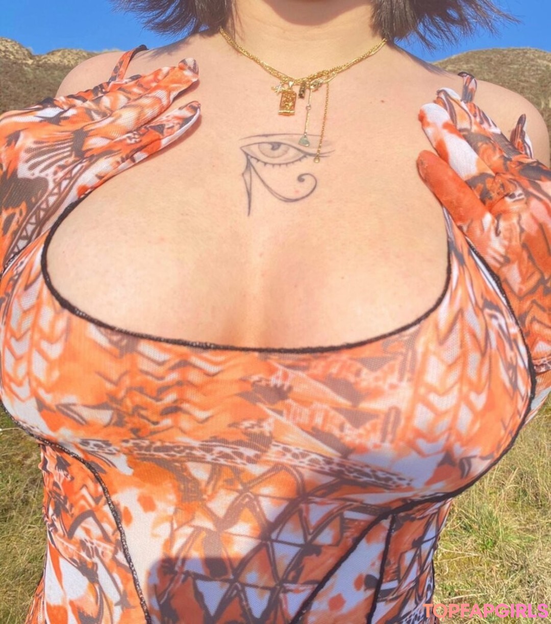 フィンドムオンリーファンズ 美しい裸 写真