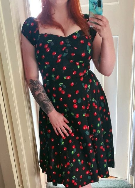 ブルネットの教師OnlyFans HD 画像