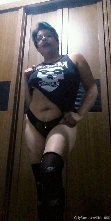 liliveil666 ヌードのポルノスター 画像