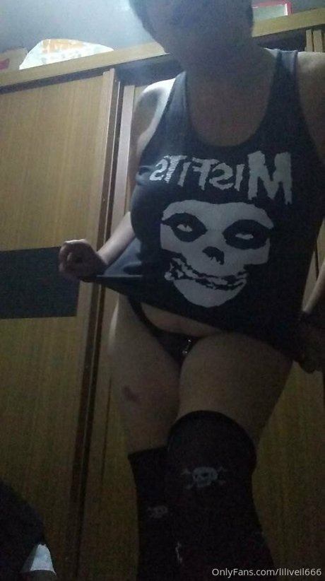 liliveil666 スター ヌード 写真