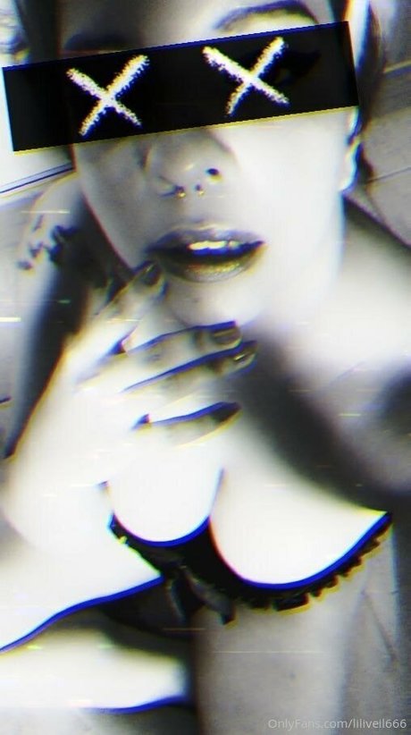 liliveil666 裸のポルノスター 写真