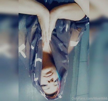 liliveil666 ポルノモデル 画像