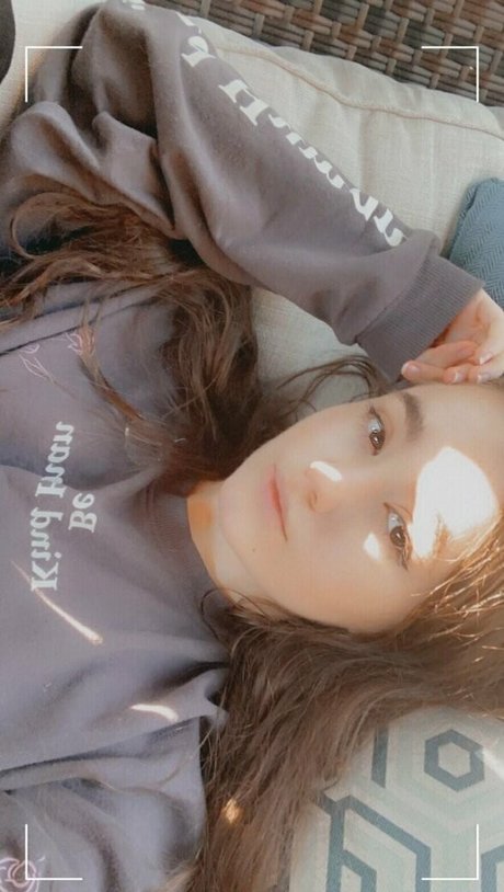 Kittnly 裸のポルノスター 写真