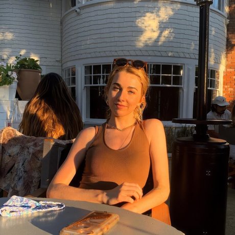 Ellory Smith 可愛いモデル 画像