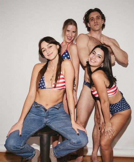 Stephanie D Agostini トップスター 写真