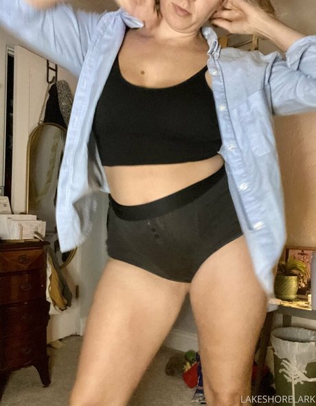 ゴスアジアンOnlyFans 裸 写真