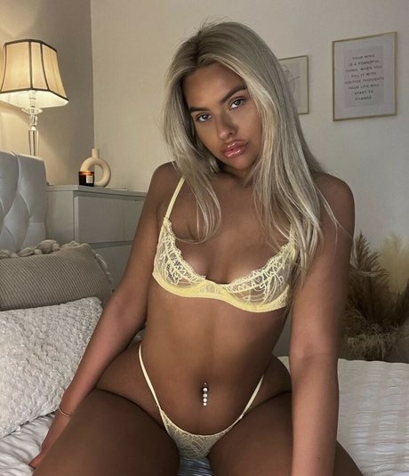 Hollyhenson アートスター ギャラリー