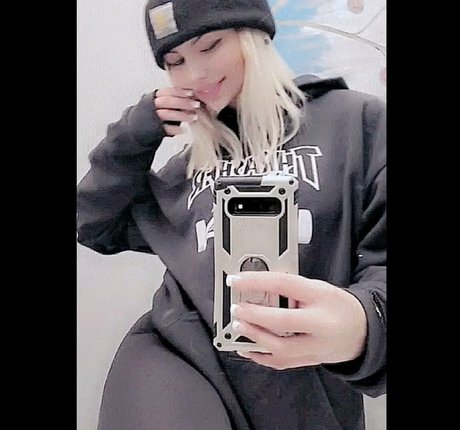 Gray Hawkes ヌード女優 写真