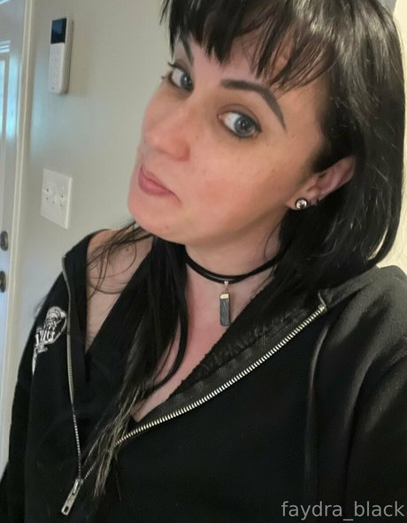 faydra black xxxモデル 写真