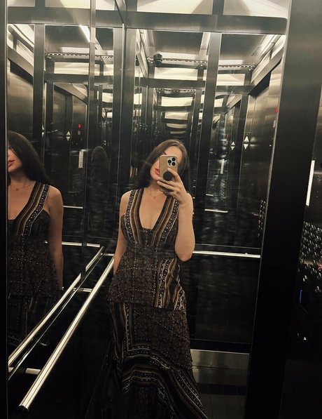 Katerina Petrova ポルノスター アート 画像