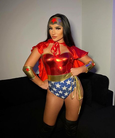 Tatiana McQuay 裸のモデル 画像