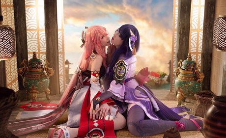 Mi2ray Cosplay エロティック女優 画像