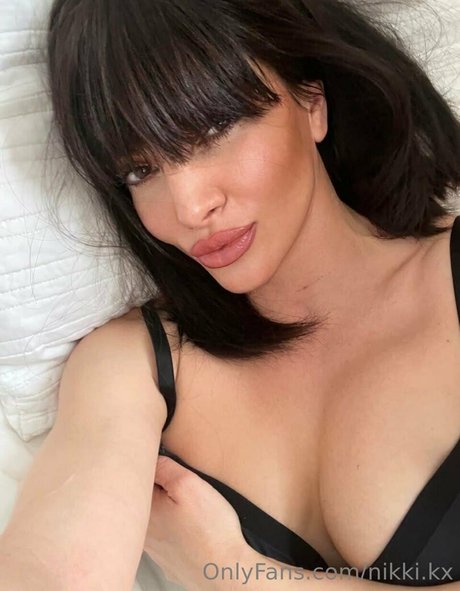nikki kx セクシーなポルノスター 画像