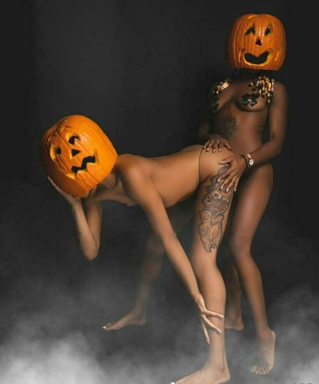 lesbehonest123 エロティック女優 画像