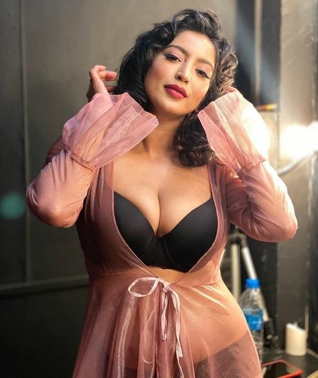 Vaibhavi Joshi アダルトスター 画像