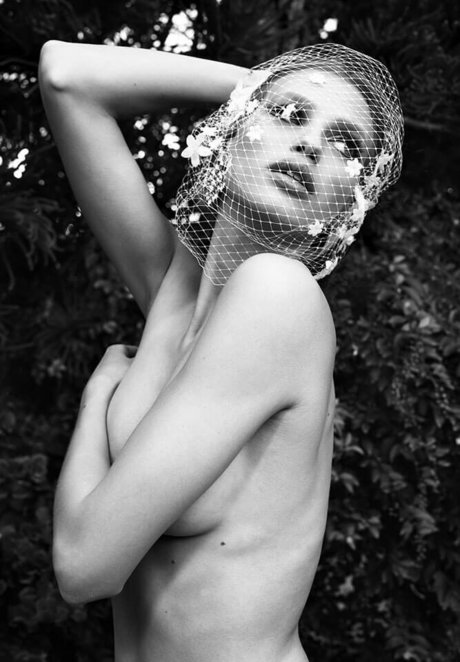 黒檀の白いチンポOnlyFans アート裸 写真