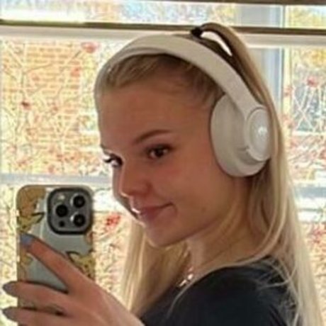 MommyMewtwo ポルノモデル 画像