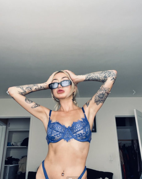 Blondeanime アダルト女優 写真