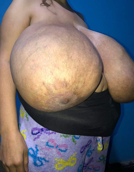 Janethvizloc ポルノスター セクシー 画像