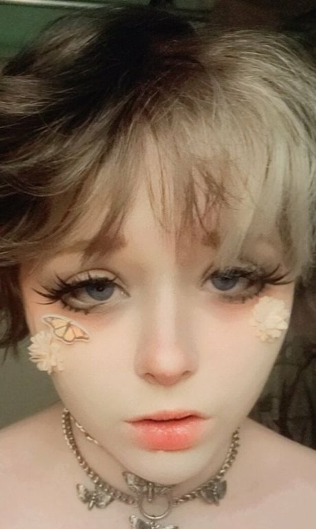 cherub cheeks ポルノモデル 写真