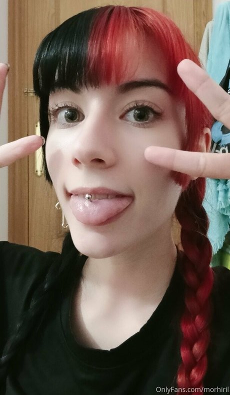 Morhiril Cosplay ポルノスター ギャラリー