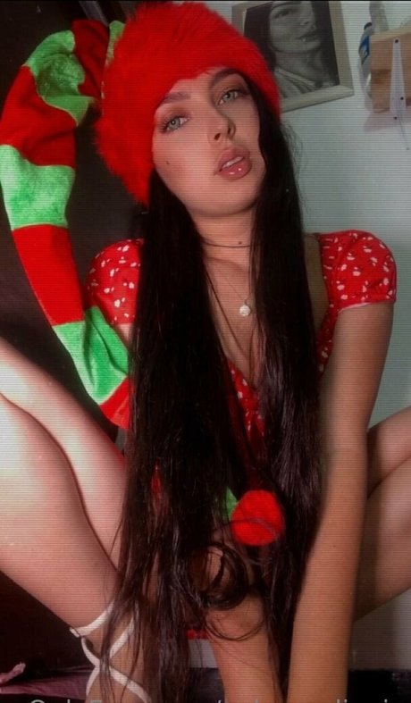 valenmolinaju アダルトモデル 画像