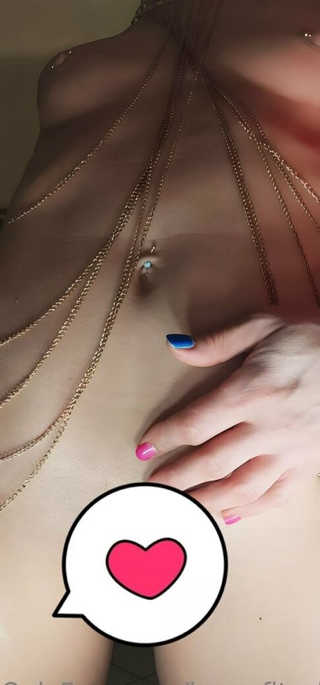 美しいベイビーOnlyFans 裸 ギャラリー