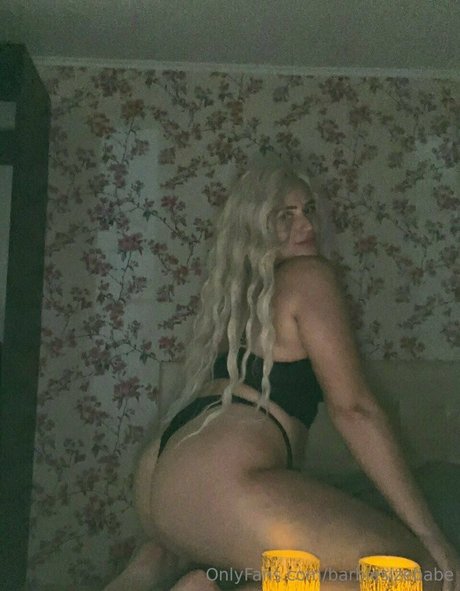 barbiesizebabe 裸のポルノスター 写真