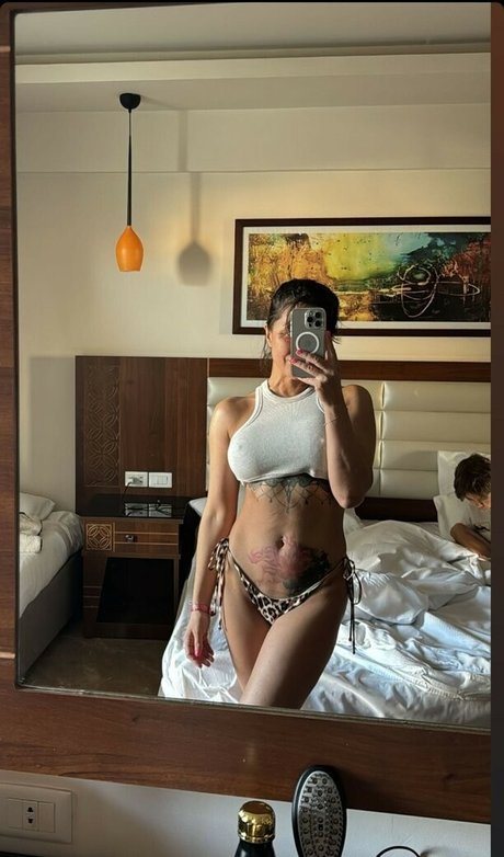 Karina Zvereva かわいいスター 画像