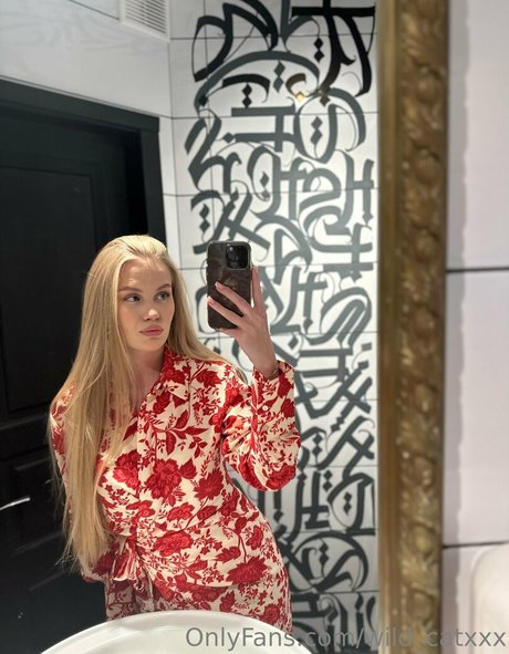 wild catxxx 最高のスター 写真