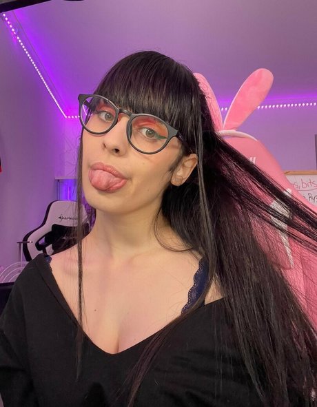 ティーンヌードOnlyFans HD ギャラリー