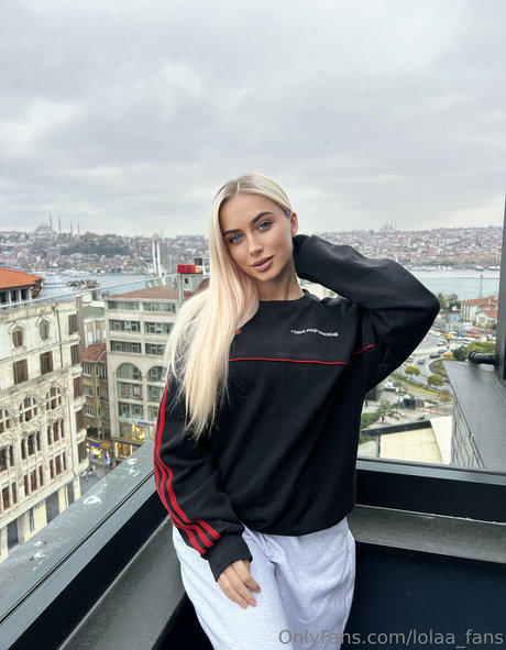 lolaa fansvip スター 裸 ギャラリー