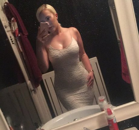 Bethany Koko 裸のポルノスター ギャラリー