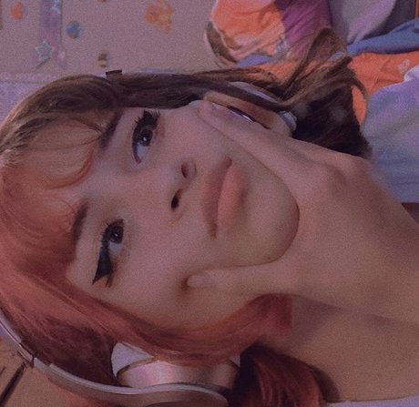 Teeniepet かわいいポルノスター 写真