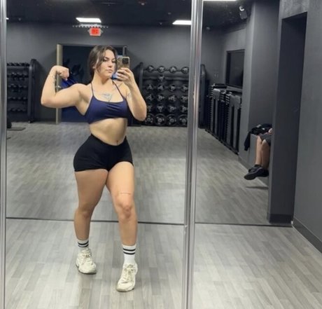 Adriana Salido ホットなポルノスター 画像