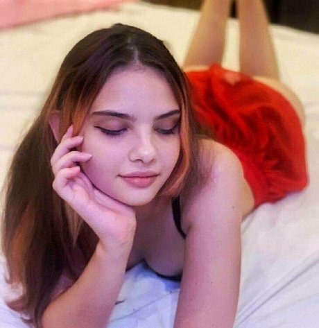 公共の場での猫のOnlyFans ヌード 画像