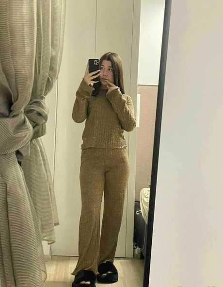 littlewaiifu 最高のモデル 写真