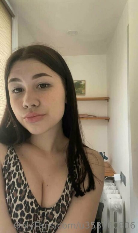 littlewaiifu ホットなスター 写真