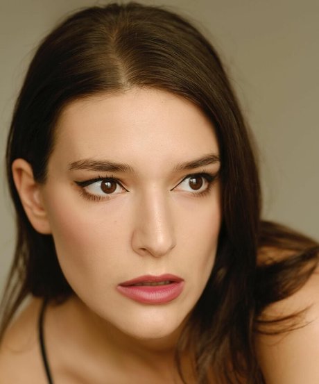 Sofya Volodchinskaya ヌードのポルノスター 写真