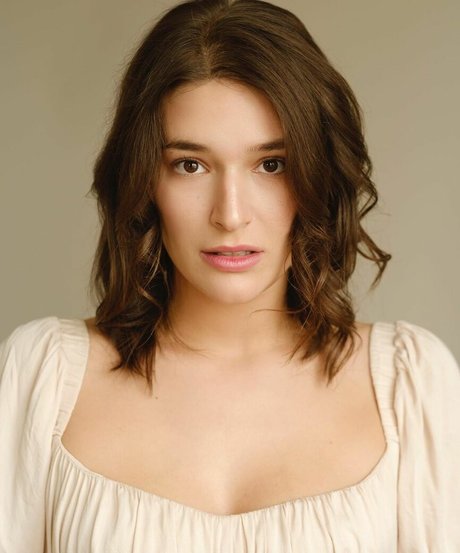 Sofya Volodchinskaya 裸の女優 ギャラリー