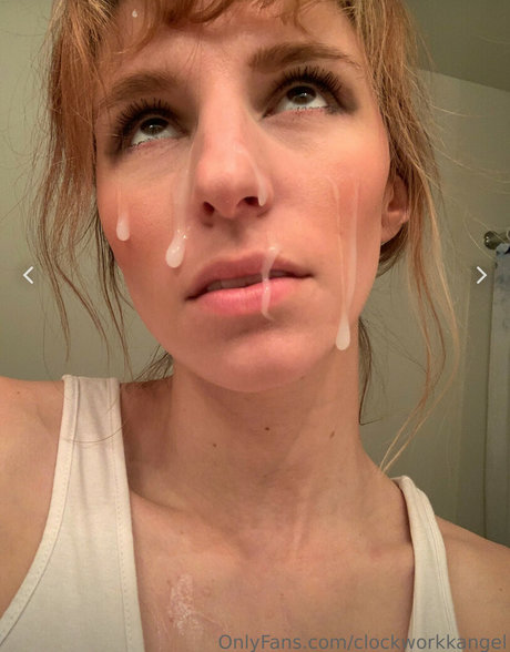 ブルネットの教師OnlyFans HD 写真