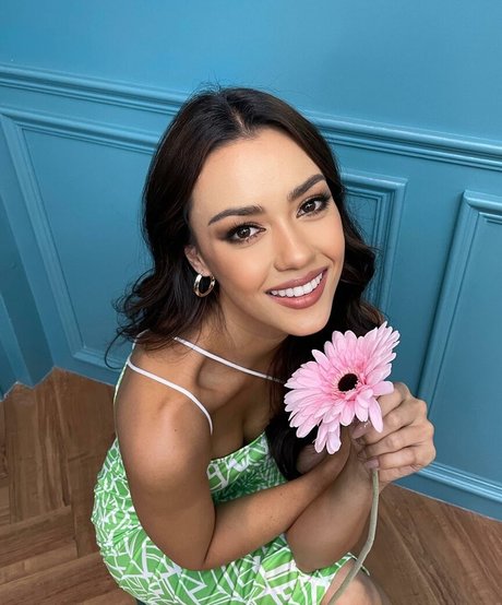 Amanda Obdam top profile image