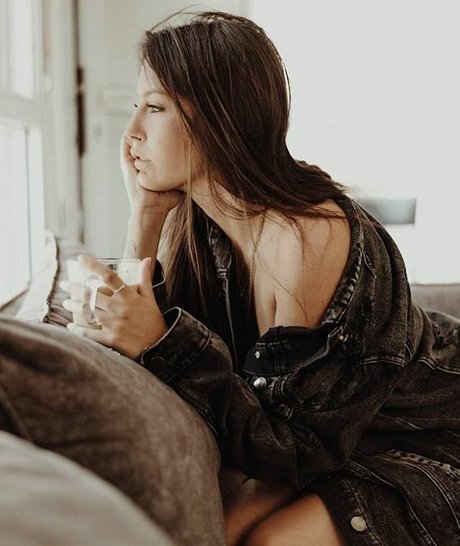 Agam Azulay 無料女優 写真