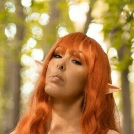 SusiQueee ポルノスター 高品質 写真